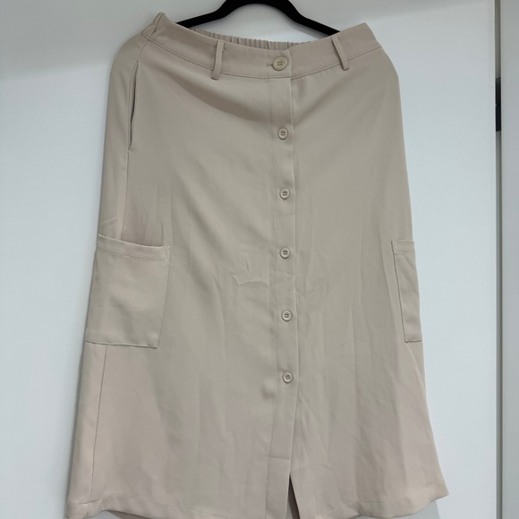 Button front midi skirt - Picture 1 of 2